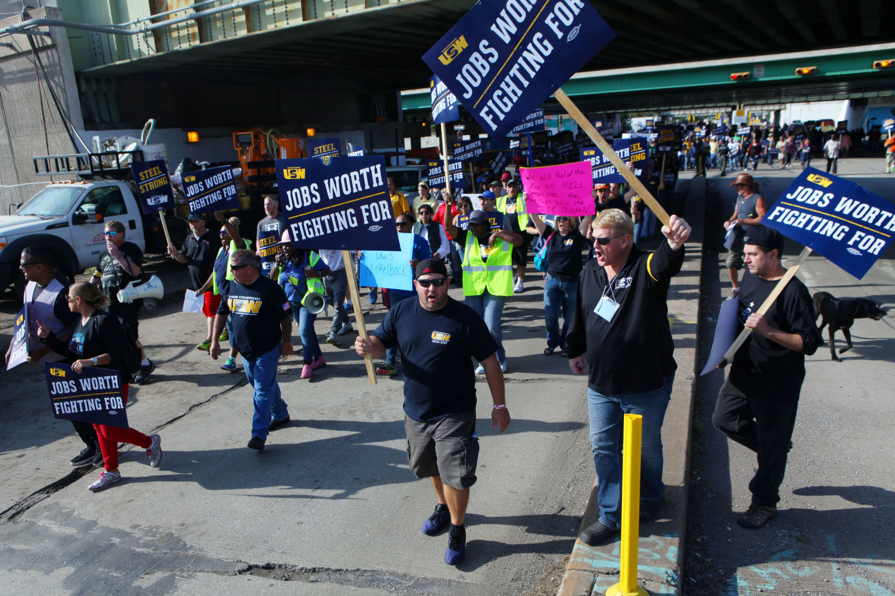 Steelworkers rally in Gary